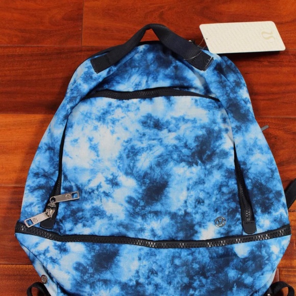 lululemon athletica Handbags - Lululemon 17L backpack